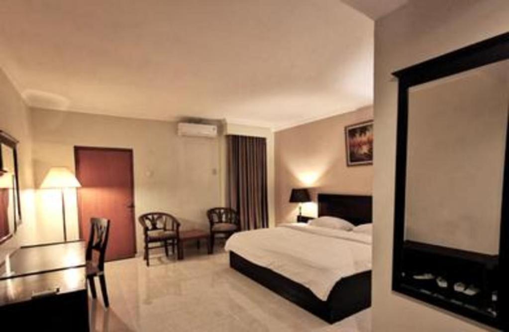 Hotel Horison Plaza Tegal Esterno foto