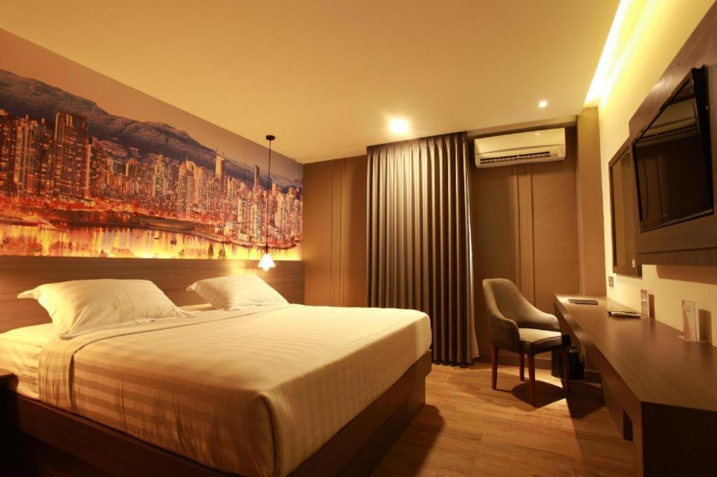 Hotel Horison Plaza Tegal Esterno foto