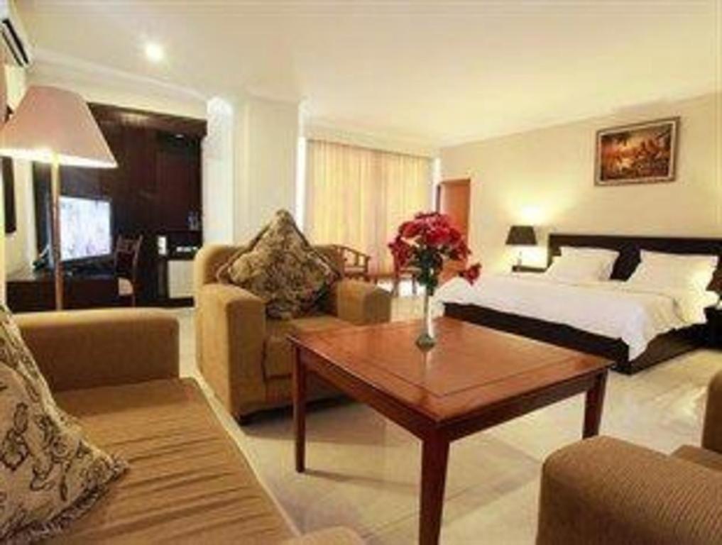 Hotel Horison Plaza Tegal Esterno foto