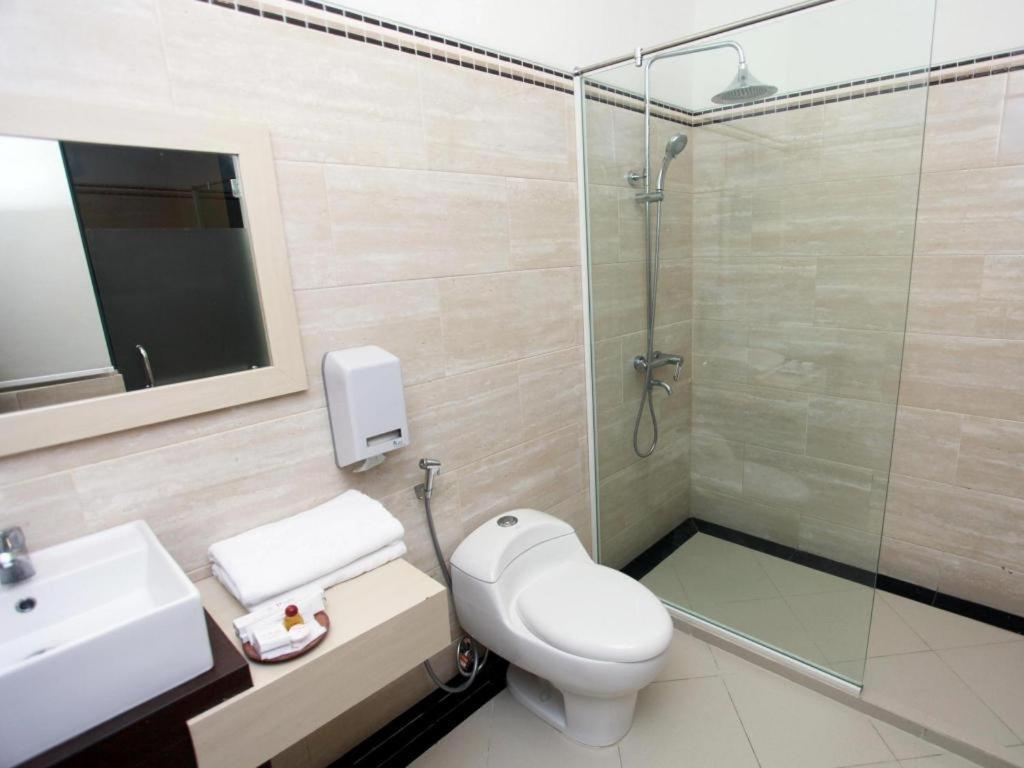 Hotel Horison Plaza Tegal Esterno foto