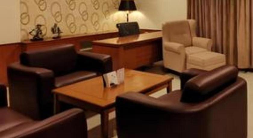 Hotel Horison Plaza Tegal Esterno foto