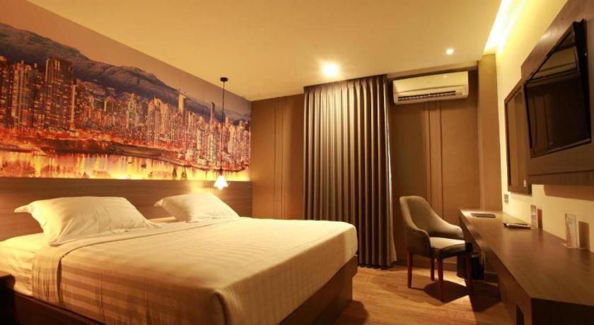 Hotel Horison Plaza Tegal Esterno foto